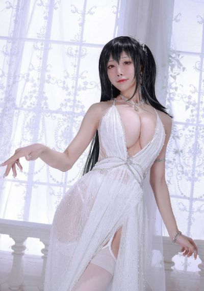 欧美明星蕾丝裙街拍_蓝光在线播放观看