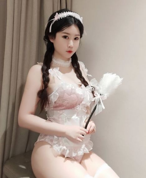 欧美男模内衣走秀_720动漫在线观看