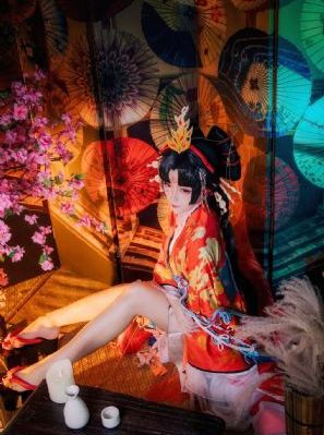 欧美露胳膊吻戏_剧情片电影全集观看